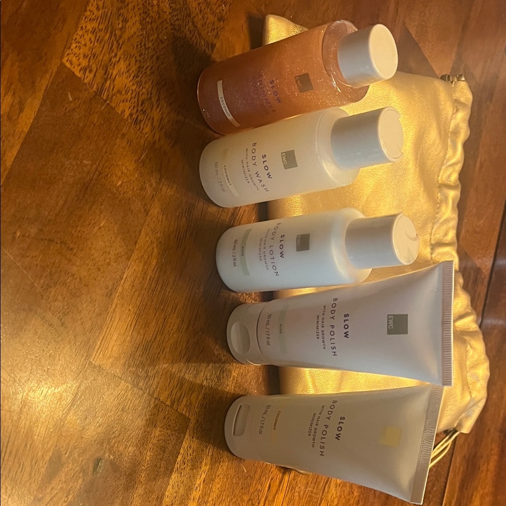 Glow Skincare Moisturizer Set - White and Gold